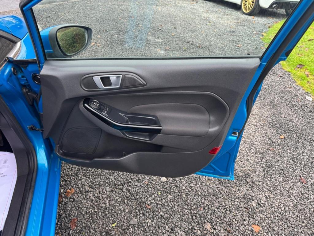 FORD FIESTA 1.0T EcoBoost Titanium Euro 5 (s/s) 5dr 2014