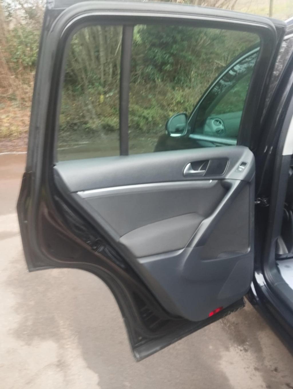 VOLKSWAGEN TIGUAN 2.0 TDI Sport 4WD Euro 5 5dr 2012