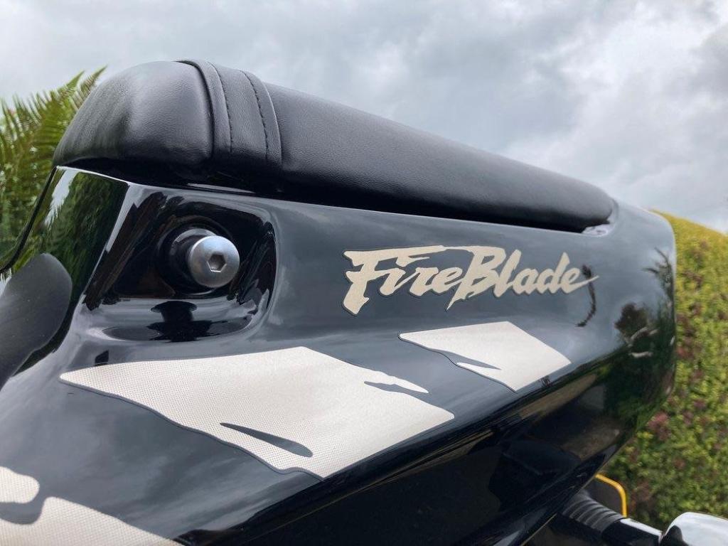 HONDA CBR900RR Fireblade  1992