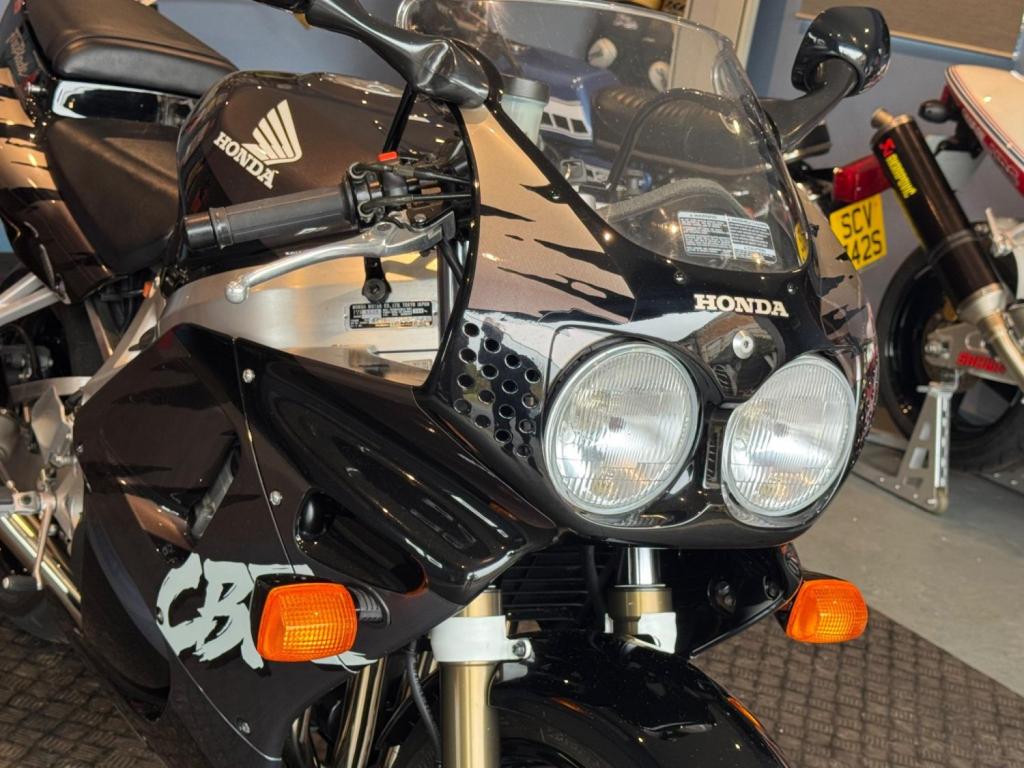 HONDA CBR900RR Fireblade  1992