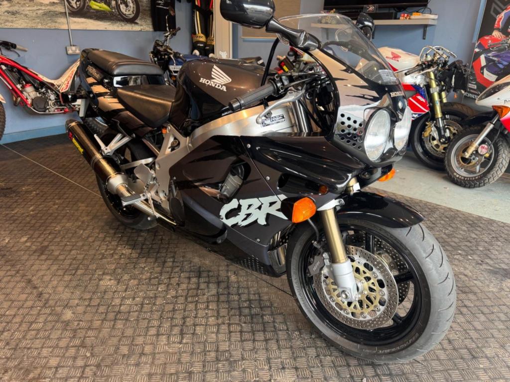 HONDA CBR900RR Fireblade  1992