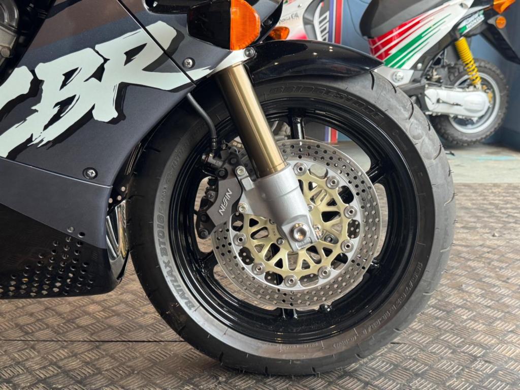 HONDA CBR900RR Fireblade  1992