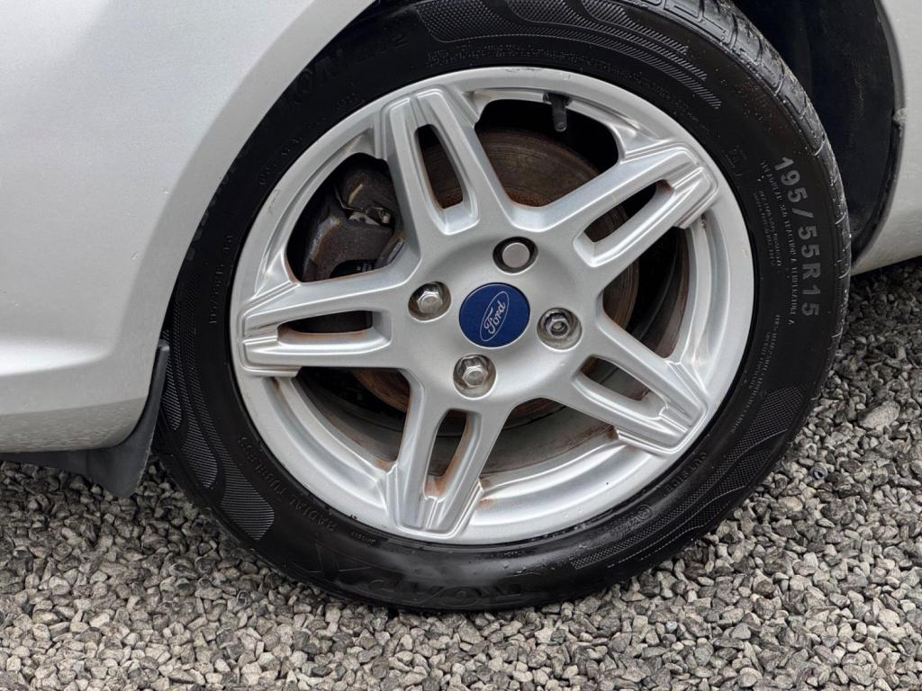 FORD FIESTA 1.0T EcoBoost Zetec Euro 5 (s/s) 3dr 2013