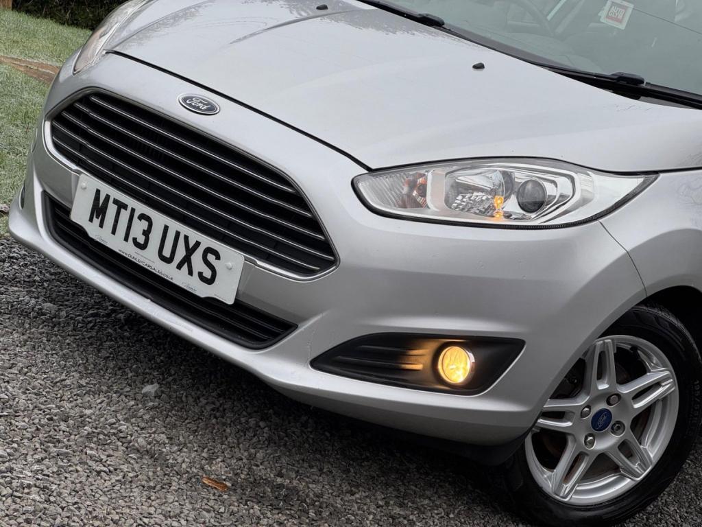 FORD FIESTA 1.0T EcoBoost Zetec Euro 5 (s/s) 3dr 2013