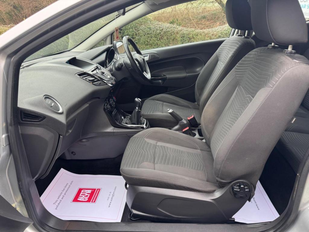 FORD FIESTA 1.0T EcoBoost Zetec Euro 5 (s/s) 3dr 2013