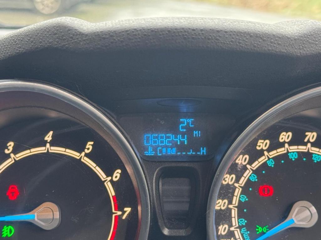 FORD FIESTA 1.0T EcoBoost Zetec Euro 5 (s/s) 3dr 2013