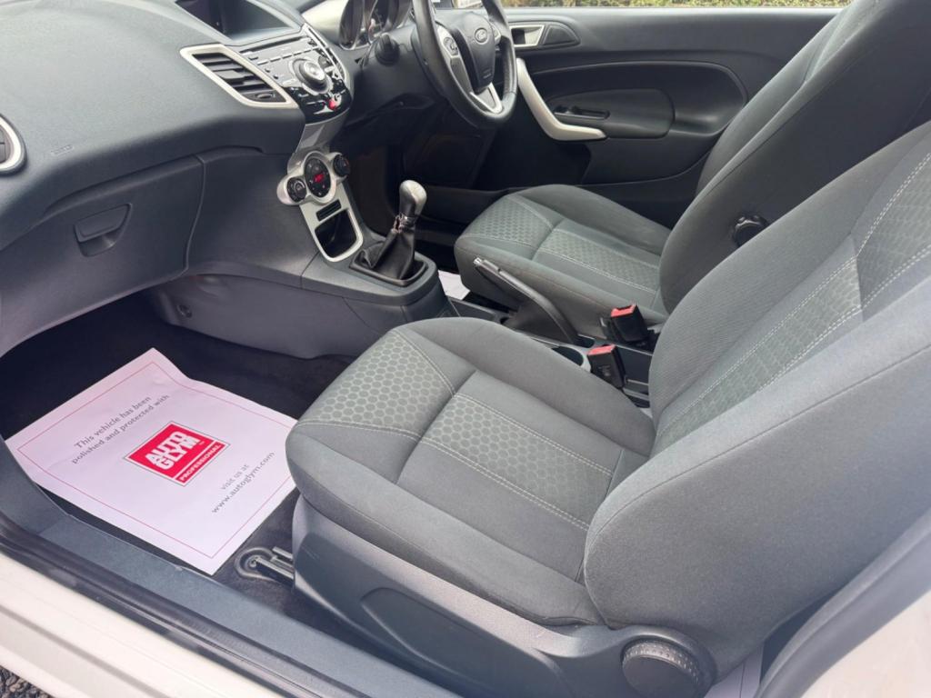 FORD FIESTA 1.4 Titanium 3dr 2012