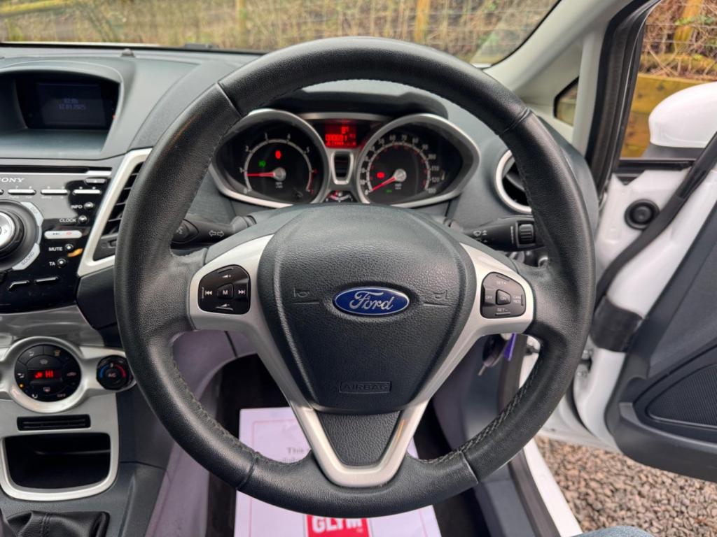 FORD FIESTA 1.4 Titanium 3dr 2012