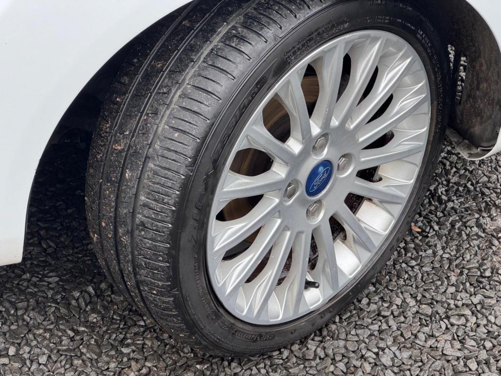 FORD FIESTA 1.4 Titanium 3dr 2012