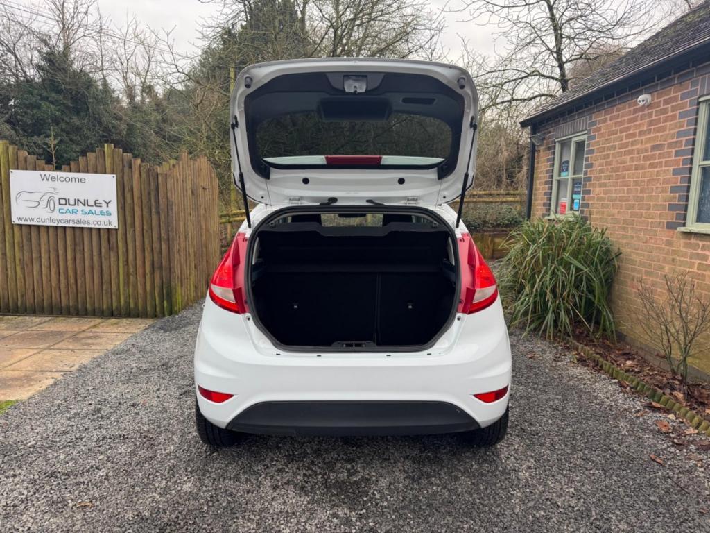 FORD FIESTA 1.4 Titanium 3dr 2012