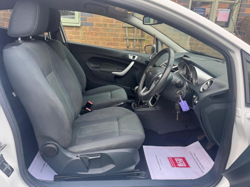 FORD FIESTA 1.4 Titanium 3dr 2012