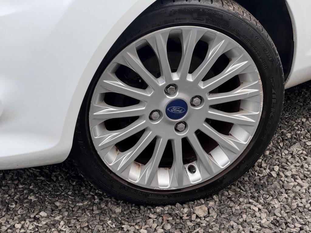FORD FIESTA 1.4 Titanium 3dr 2012