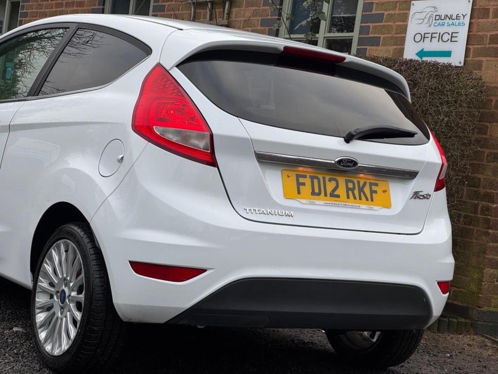 FORD FIESTA 1.4 Titanium 3dr 2012
