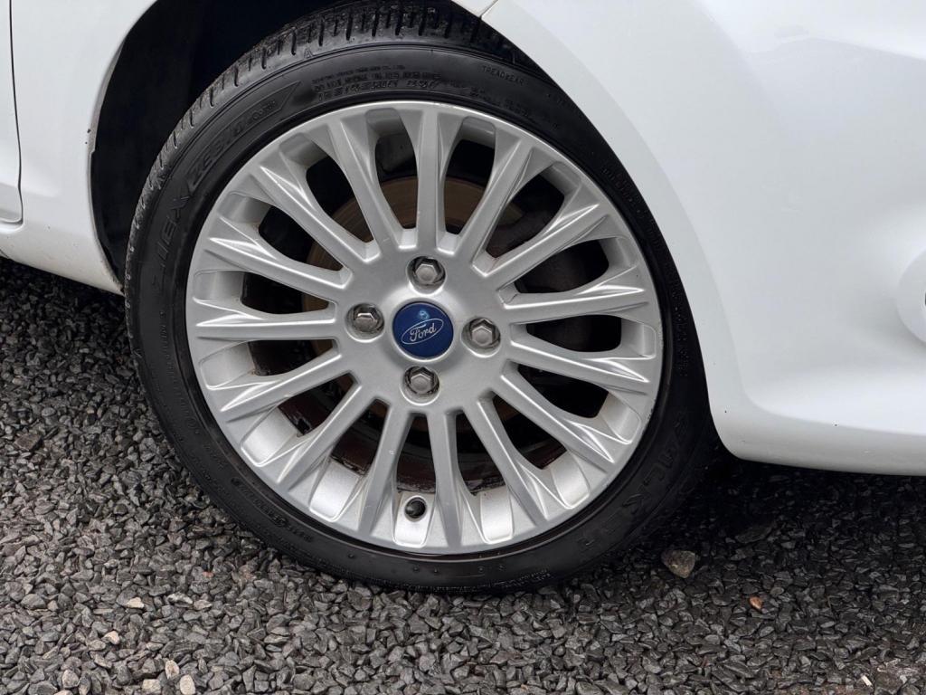 FORD FIESTA 1.4 Titanium 3dr 2012