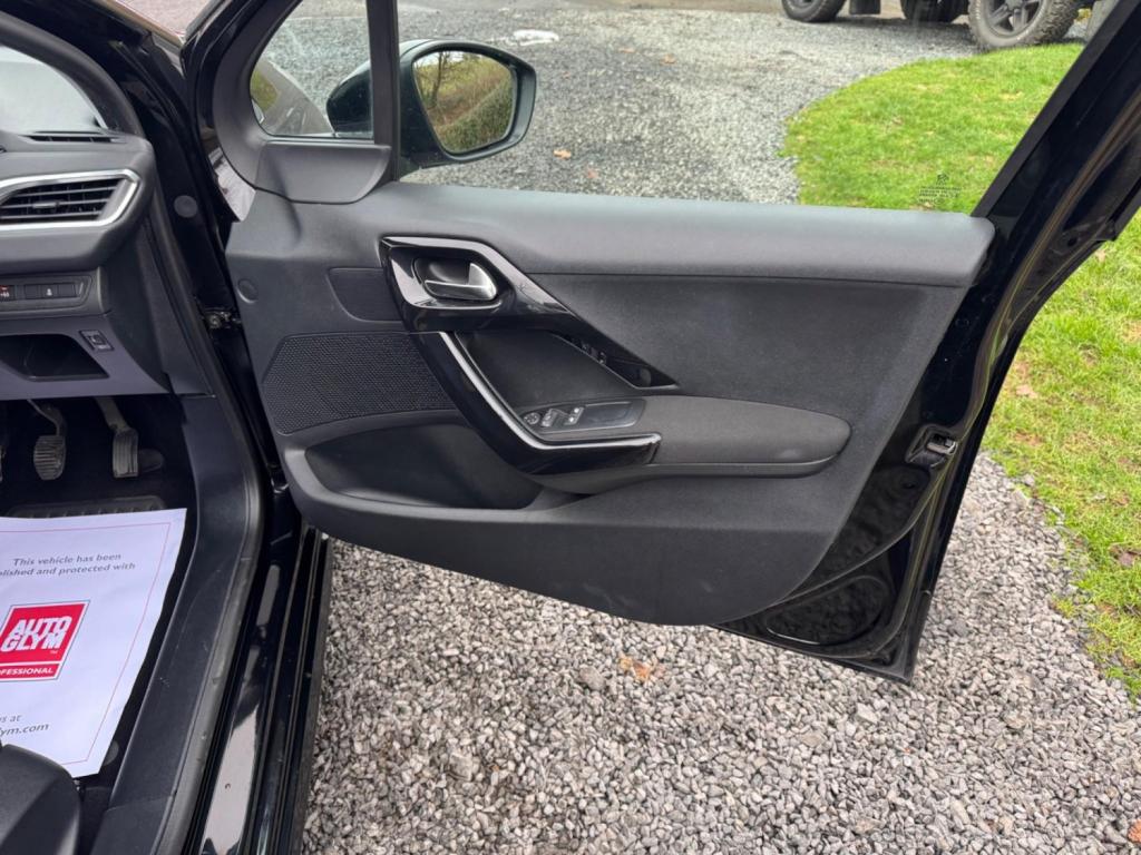 PEUGEOT 208 1.2 VTi PureTech Active Euro 5 5dr 2014