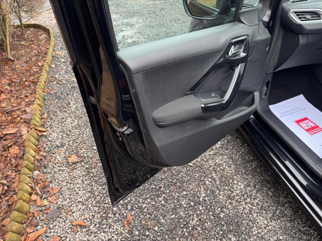 PEUGEOT 208 1.2 VTi PureTech Active Euro 5 5dr 2014