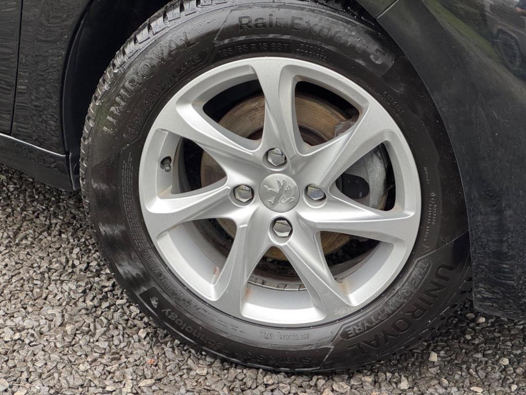 PEUGEOT 208 1.2 VTi PureTech Active Euro 5 5dr 2014