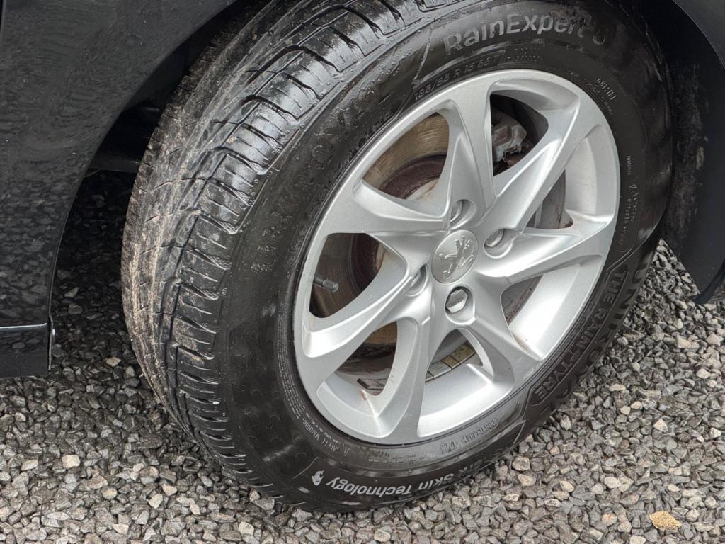 PEUGEOT 208 1.2 VTi PureTech Active Euro 5 5dr 2014