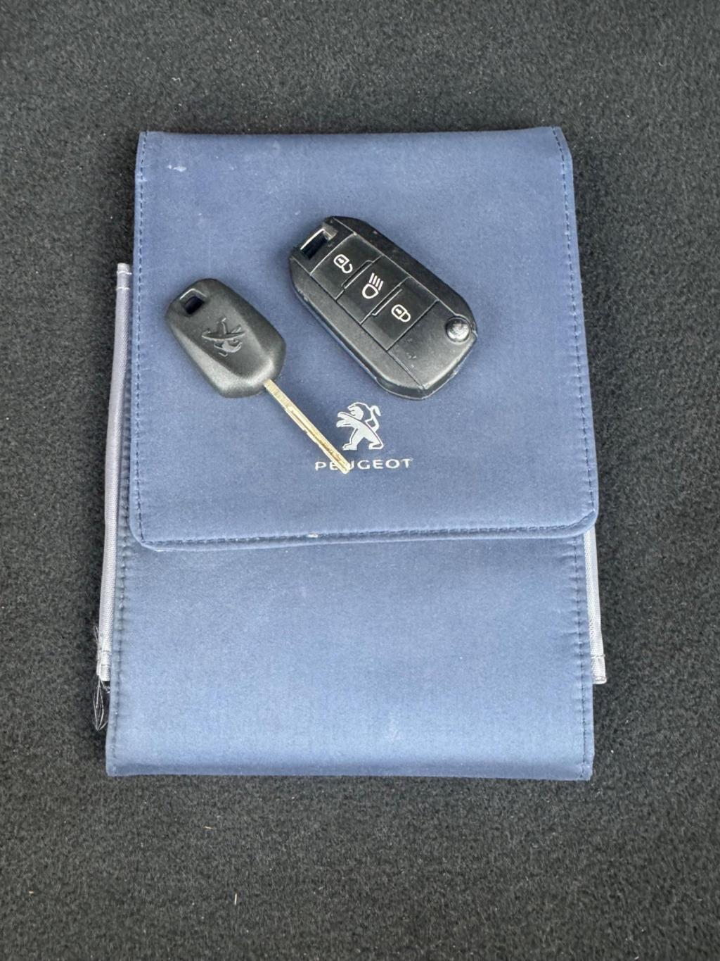 PEUGEOT 208 1.2 VTi PureTech Active Euro 5 5dr 2014