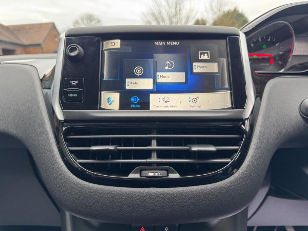 PEUGEOT 208 1.2 VTi PureTech Active Euro 5 5dr 2014