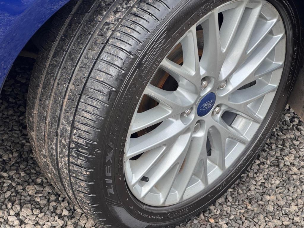 FORD FOCUS 1.0T EcoBoost Zetec Euro 5 (s/s) 5dr 2013