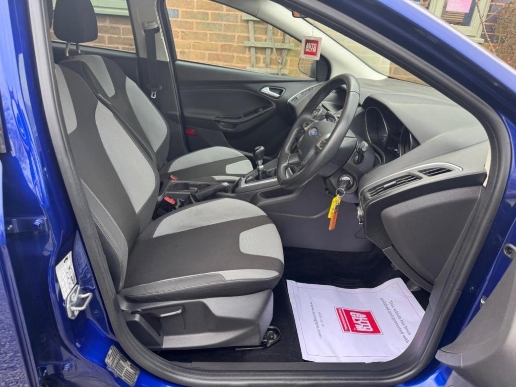 FORD FOCUS 1.0T EcoBoost Zetec Euro 5 (s/s) 5dr 2013