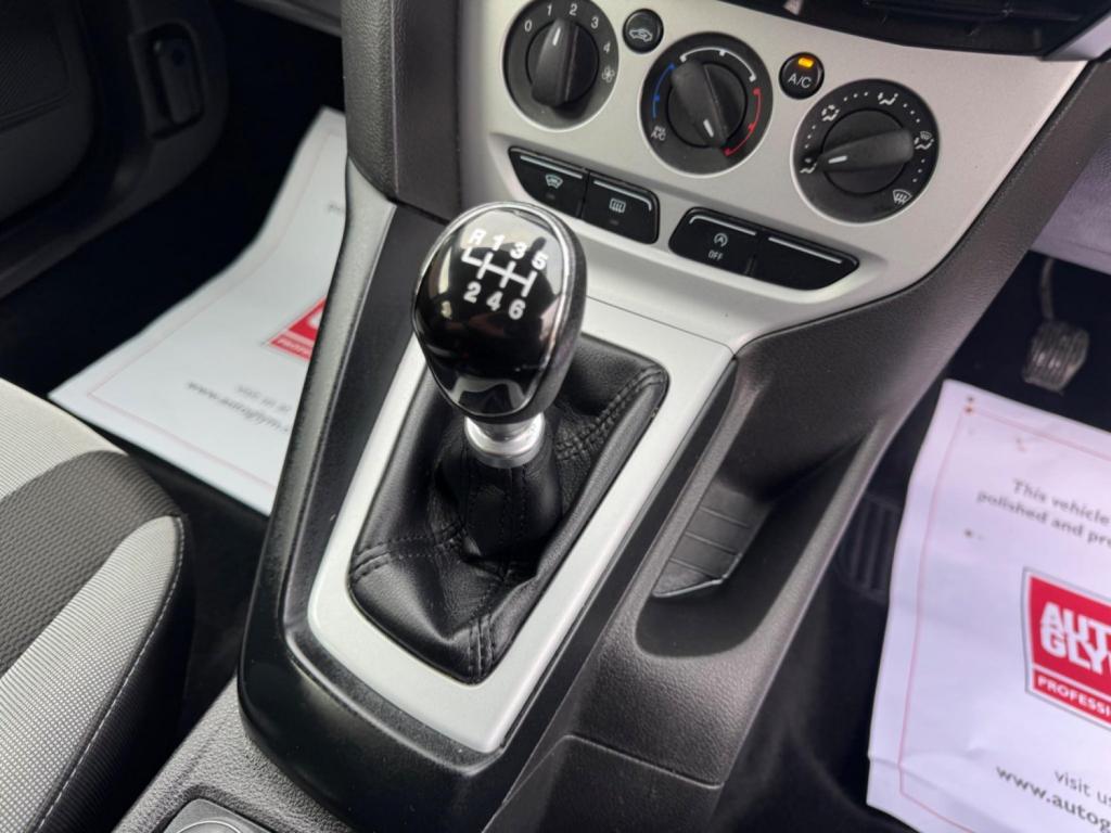 FORD FOCUS 1.0T EcoBoost Zetec Euro 5 (s/s) 5dr 2013