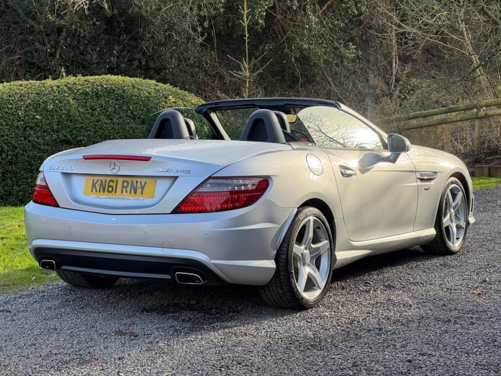 MERCEDES-BENZ SLK 1.8 SLK200 BlueEfficiency AMG Sport G-Tronic+ Euro 5 (s/s) 2dr 2011