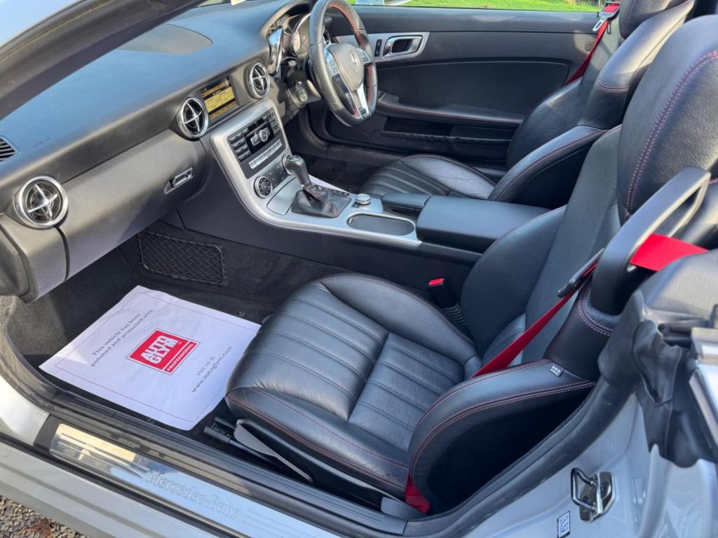 MERCEDES-BENZ SLK 1.8 SLK200 BlueEfficiency AMG Sport G-Tronic+ Euro 5 (s/s) 2dr 2011