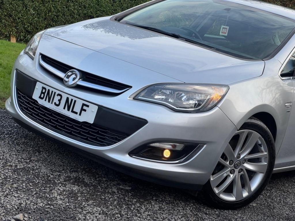 VAUXHALL ASTRA 2.0 CDTi ecoFLEX SRi Euro 5 (s/s) 5dr 2013