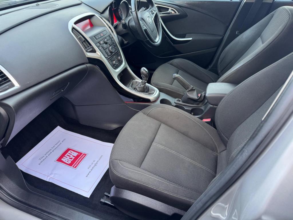 VAUXHALL ASTRA 2.0 CDTi ecoFLEX SRi Euro 5 (s/s) 5dr 2013