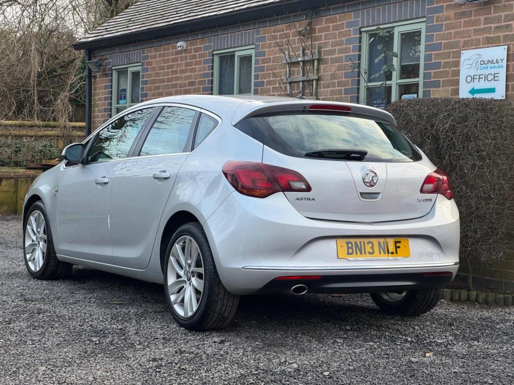 VAUXHALL ASTRA 2.0 CDTi ecoFLEX SRi Euro 5 (s/s) 5dr 2013