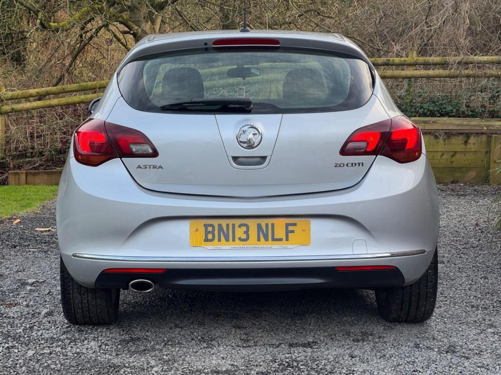 VAUXHALL ASTRA 2.0 CDTi ecoFLEX SRi Euro 5 (s/s) 5dr 2013