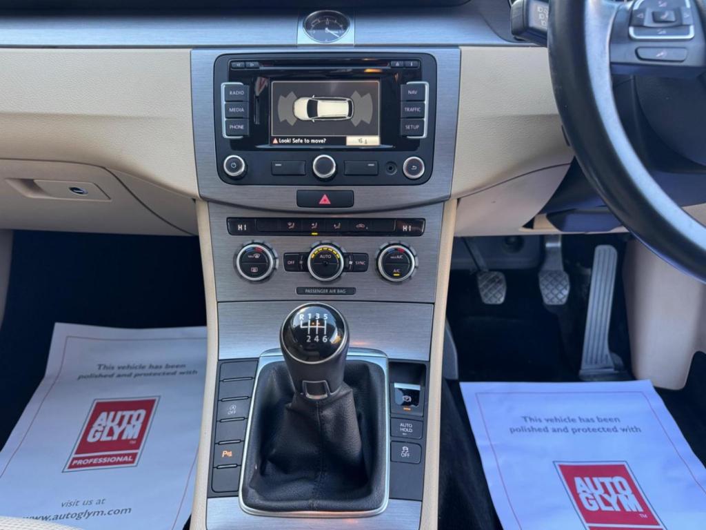 VOLKSWAGEN PASSAT 2.0 TDI BlueMotion Tech Highline Euro 5 (s/s) 5dr 2013