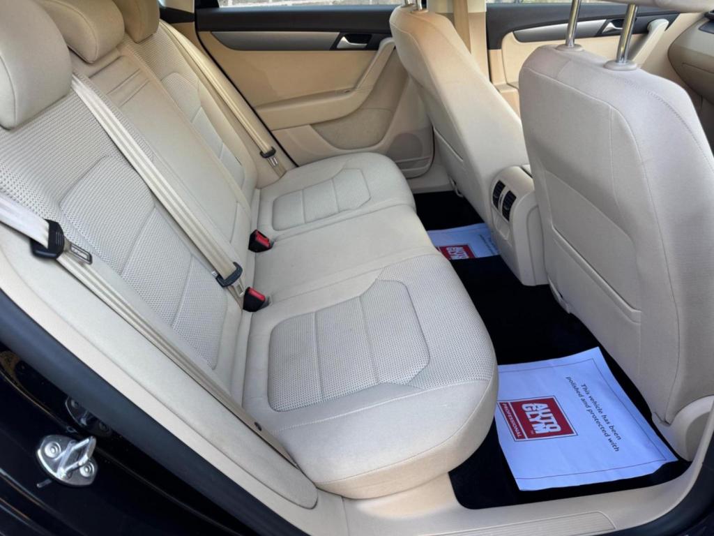 VOLKSWAGEN PASSAT 2.0 TDI BlueMotion Tech Highline Euro 5 (s/s) 5dr 2013