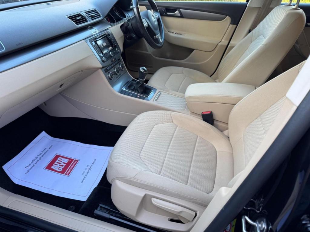 VOLKSWAGEN PASSAT 2.0 TDI BlueMotion Tech Highline Euro 5 (s/s) 5dr 2013