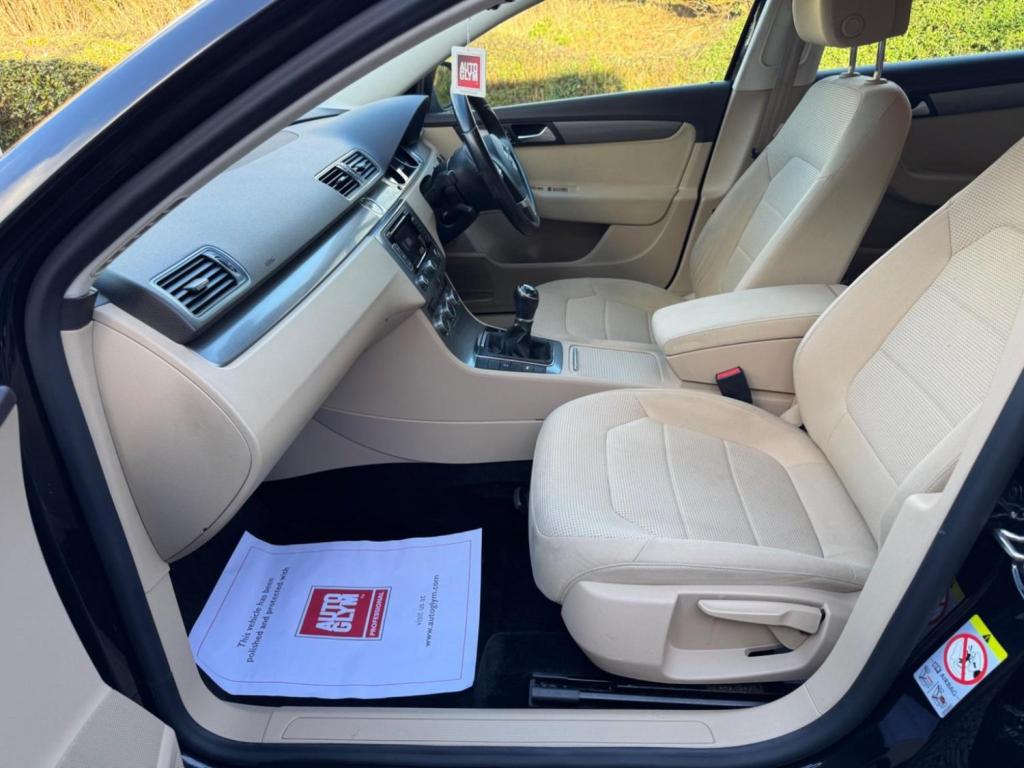 VOLKSWAGEN PASSAT 2.0 TDI BlueMotion Tech Highline Euro 5 (s/s) 5dr 2013