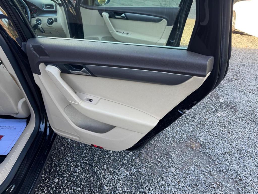 VOLKSWAGEN PASSAT 2.0 TDI BlueMotion Tech Highline Euro 5 (s/s) 5dr 2013