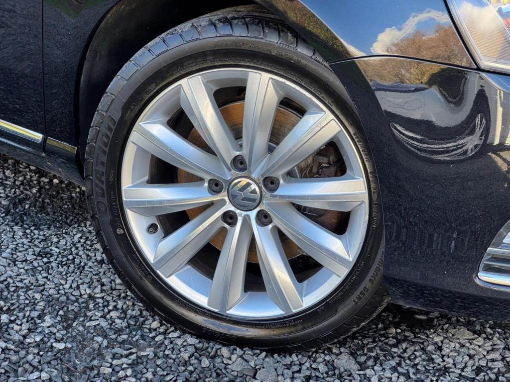 VOLKSWAGEN PASSAT 2.0 TDI BlueMotion Tech Highline Euro 5 (s/s) 5dr 2013