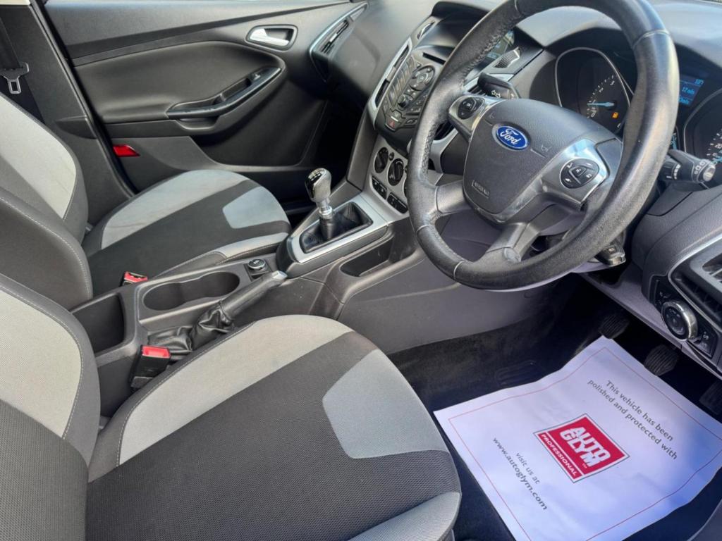 FORD FOCUS 1.0T EcoBoost Zetec Euro 5 (s/s) 5dr 2013