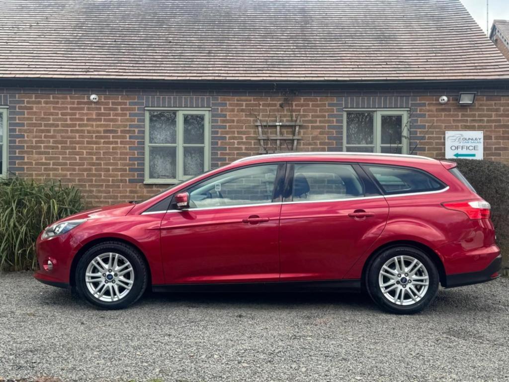 FORD FOCUS 1.0T EcoBoost Titanium Euro 5 (s/s) 5dr 2012