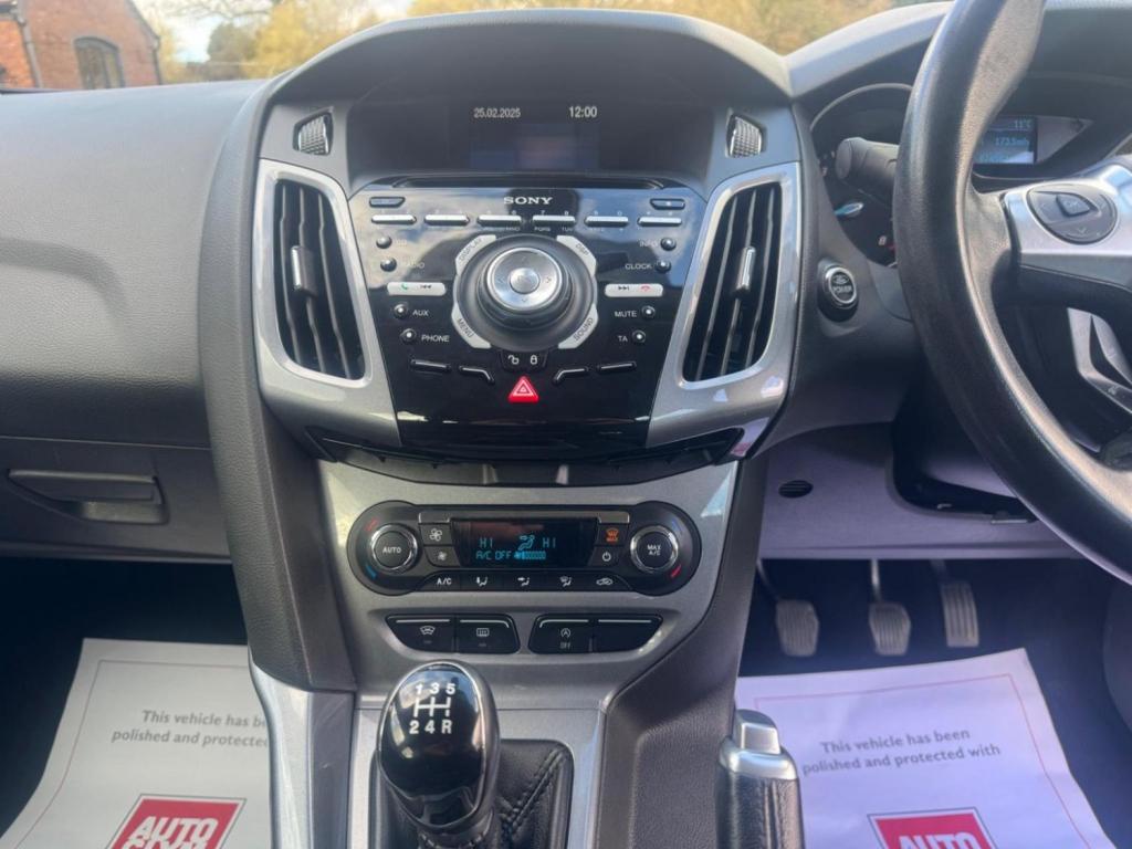 FORD FOCUS 1.0T EcoBoost Titanium Euro 5 (s/s) 5dr 2012