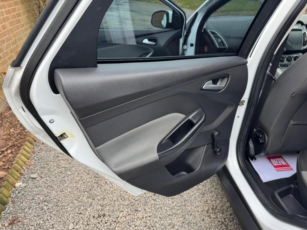 FORD FOCUS 1.6 TDCi Edge Euro 5 (s/s) 5dr 2013