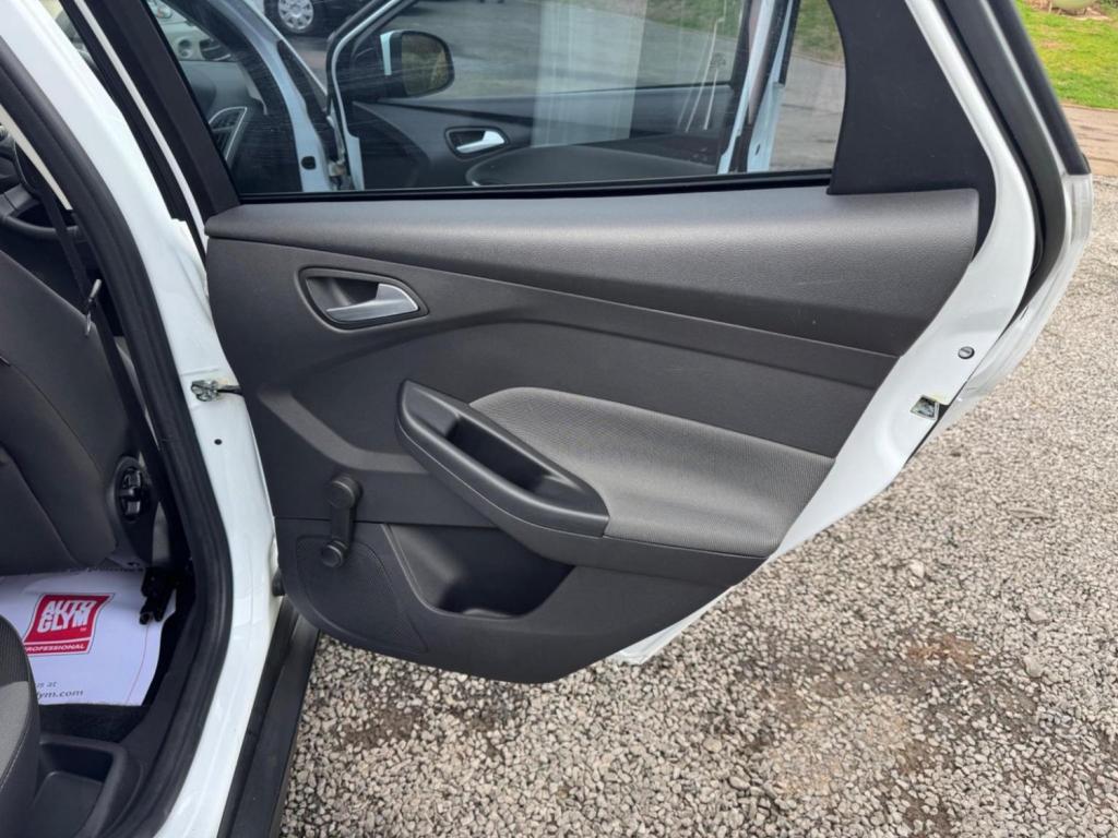 FORD FOCUS 1.6 TDCi Edge Euro 5 (s/s) 5dr 2013