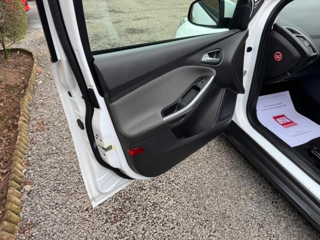 FORD FOCUS 1.6 TDCi Edge Euro 5 (s/s) 5dr 2013