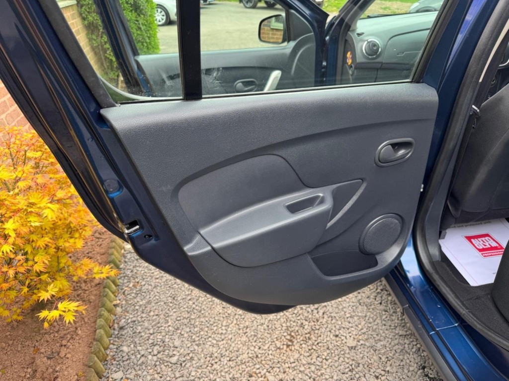 DACIA SANDERO STEPWAY 0.9 TCe Laureate Euro 6 (s/s) 5dr 2016