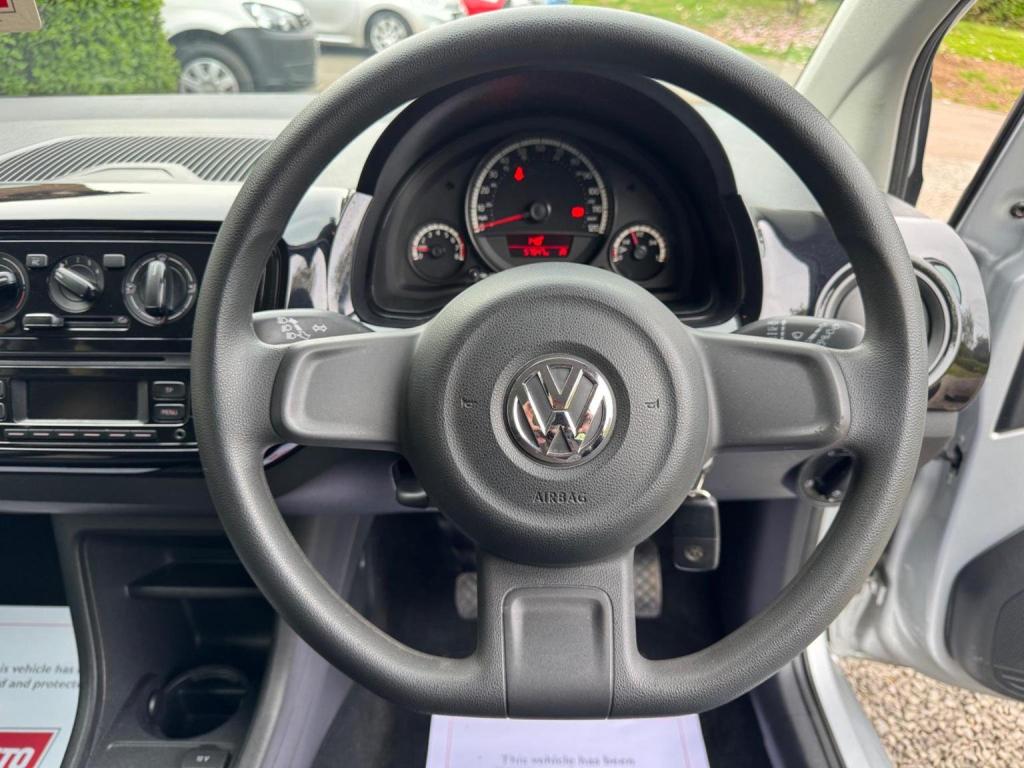 VOLKSWAGEN UP 1.0 BlueMotion Tech Move up! Euro 5 (s/s) 5dr 2012
