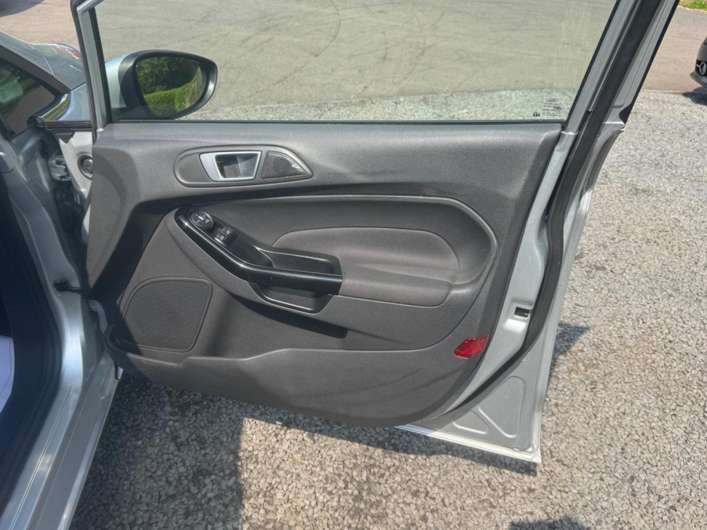 FORD FIESTA 1.0T EcoBoost Titanium Euro 5 (s/s) 5dr 2013