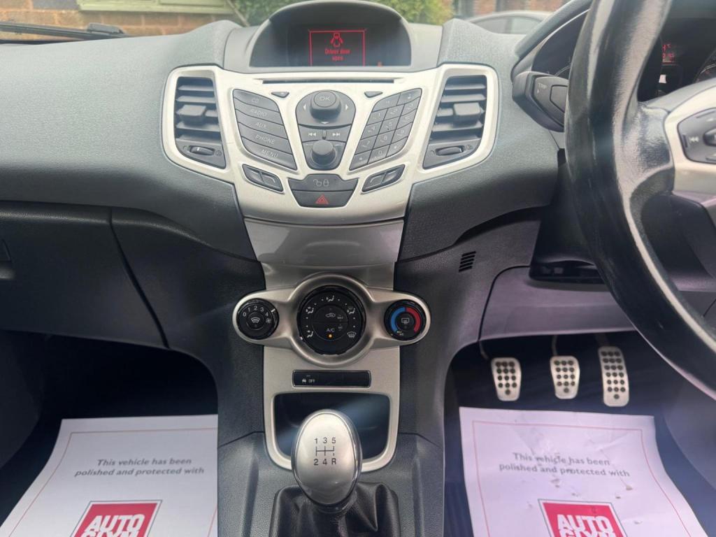 FORD FIESTA 1.6 Zetec S 3dr 2011