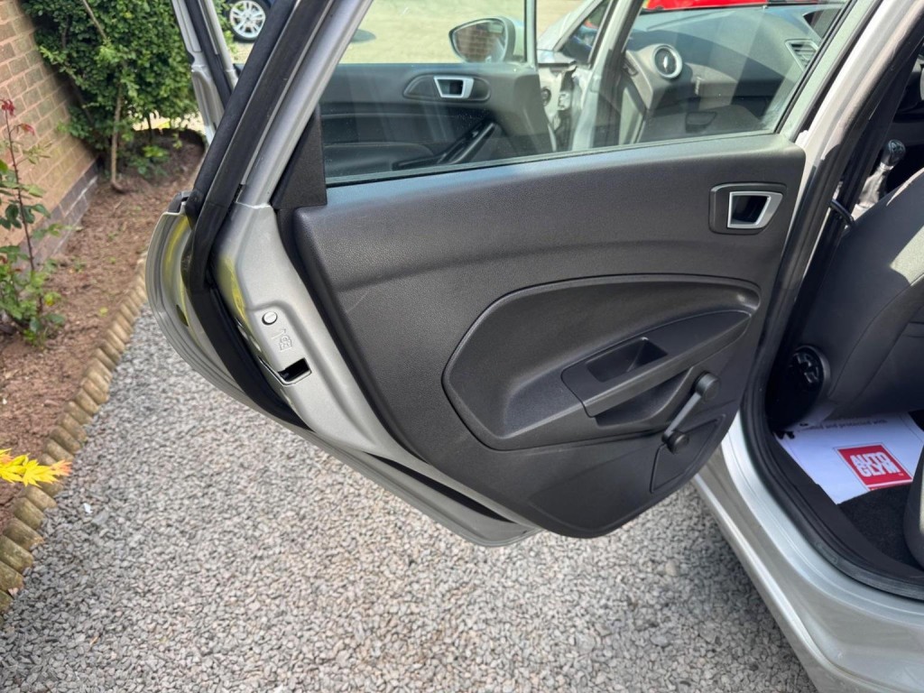 FORD FIESTA 1.5 TDCi Style Euro 5 5dr 2013